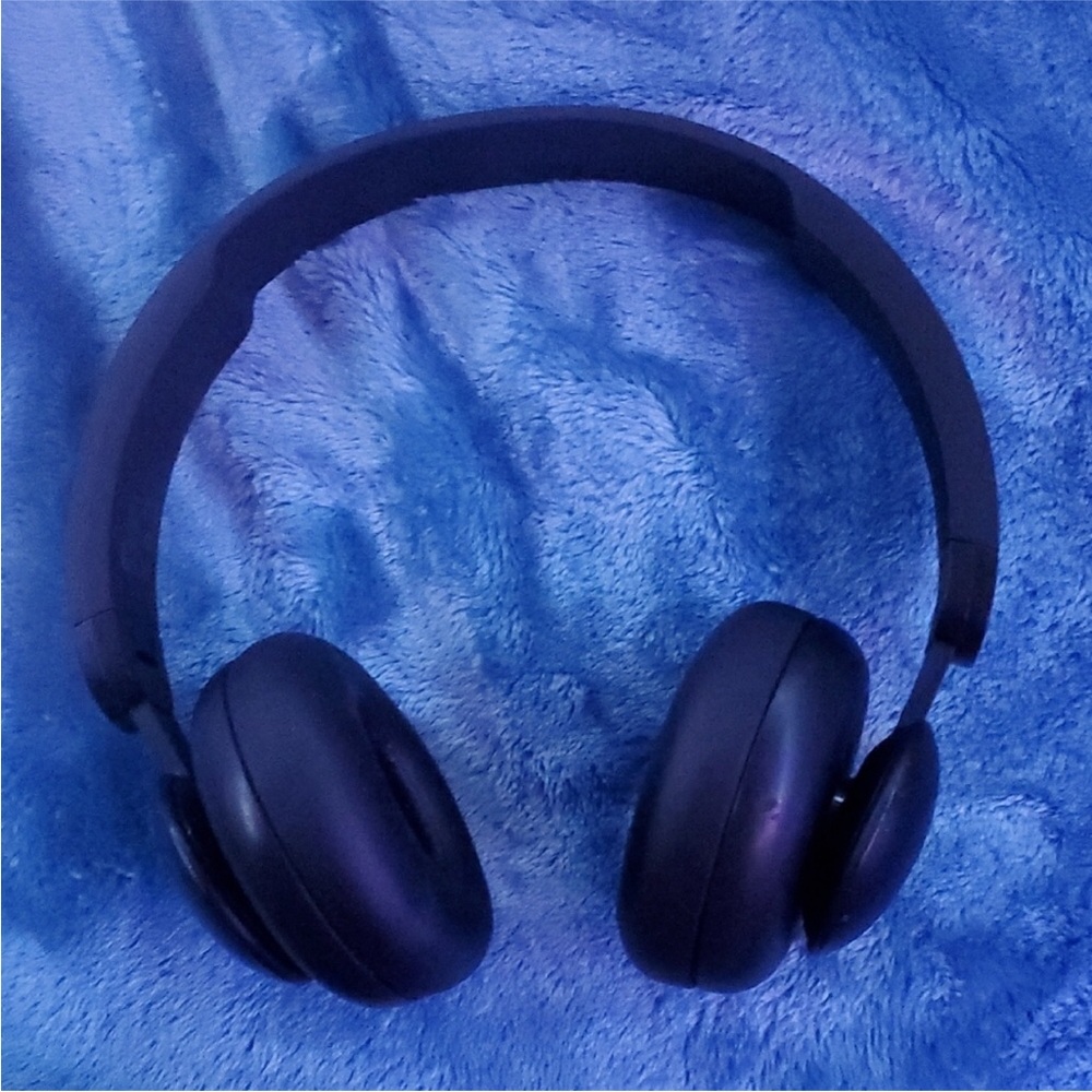 Wireless Black Headphones